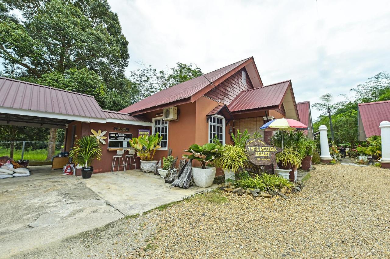 OYO 90642 Twin Mutiara Chalet&Homestay Jeli Luaran gambar